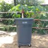 Thùng rác bếp tròn có bánh xe màu xám 80L